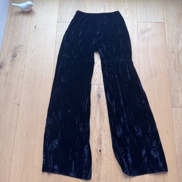 BETSEY JOHNSON BLACK CRUSHED VELVET WIDE LEG HIGH WAIST PANTS-2 - Picture 6 of 17
